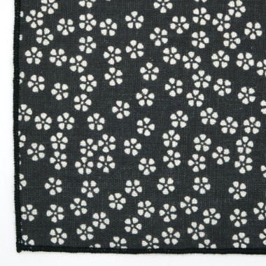 Ensemble Cravate et Pochette d'été Fleuri pour Homme. Noir à petites fleurs blanches 2