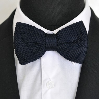 Noeud papillon en tricot. Noué. Bleu marine uni 2