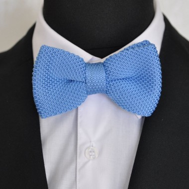 Noeud papillon en tricot. Noué. Bleu ciel uni 2