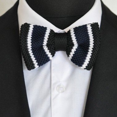 Noeud papillon en tricot. Noué. Noir et marine à rayures 2