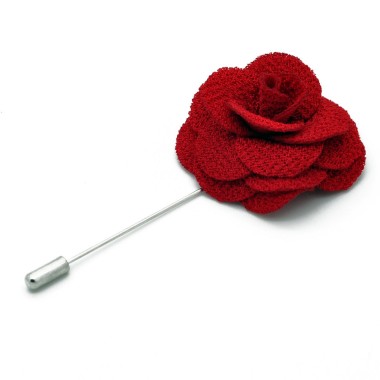 Broche Rouge pour boutonnière de costume homme.