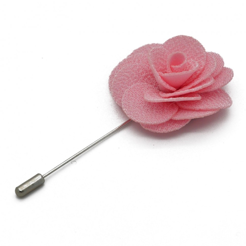 Broche Rose pour boutonnière de costume homme.