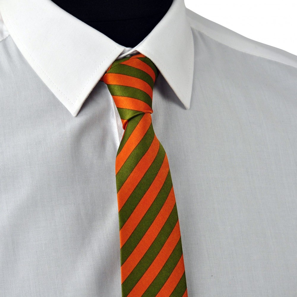 Cravate Enfant Vert et Orange à grandes rayures.