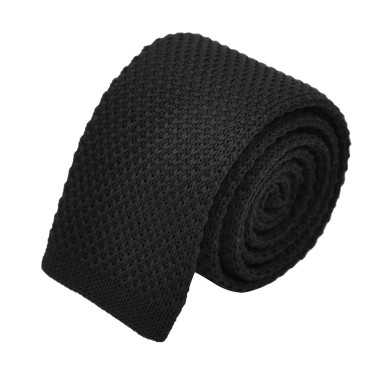 Cravate tricot pour homme. Noir uni. Slim et bout carré.