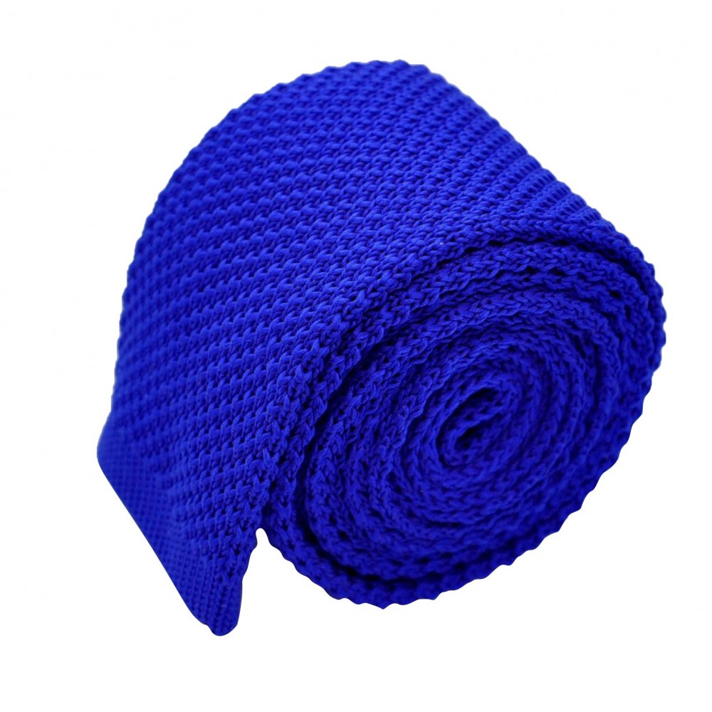 Cravate tricot pour homme. Bleu électrique uni. Slim et bout carré.