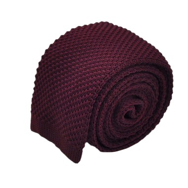 Cravate tricot pour homme. Bordeaux. Slim et bout carré.