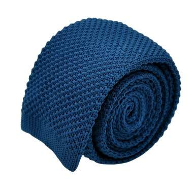 Cravate tricot pour homme. Bleu canard uni. Slim et bout carré.