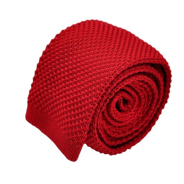 Cravate tricot pour homme. Rouge foncé uni. Slim et bout carré.