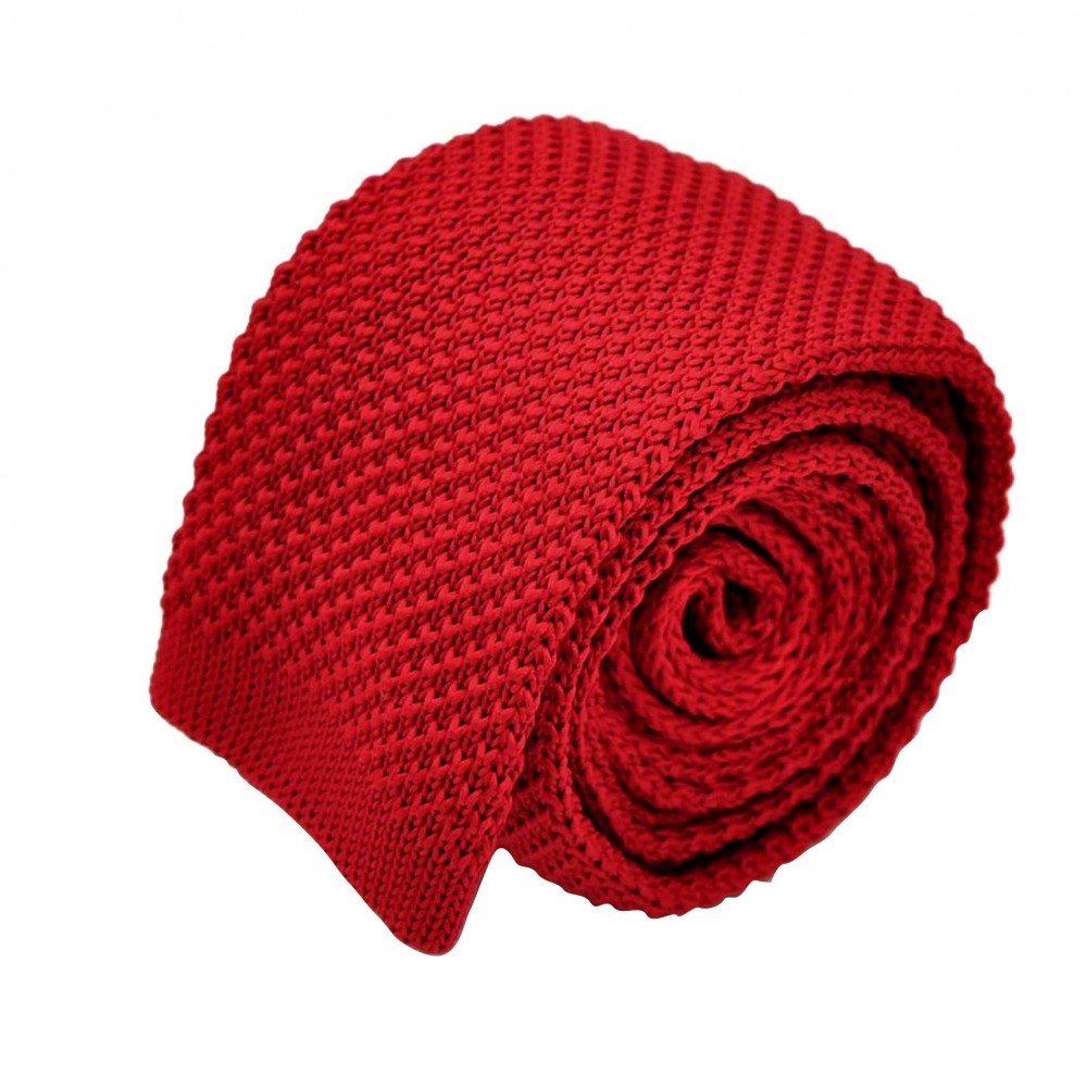 Cravate tricot pour homme. Rouge foncé uni. Slim et bout carré.