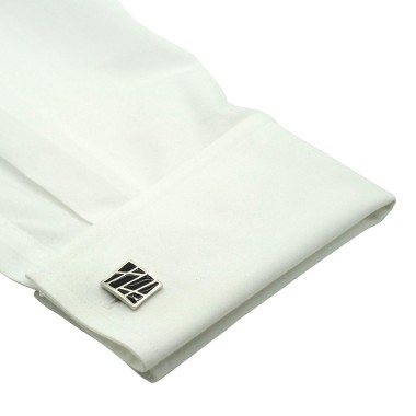 Boutons de manchette noirs à motifs. Métal. Pour chemise mousquetaire homme.